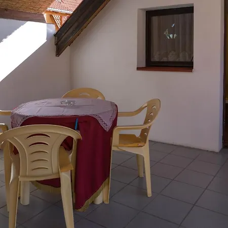 בית נופש Apartment Keszthely 1 קסזטלי