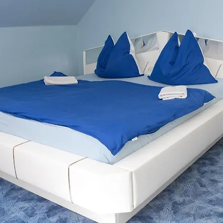 Apartment Keszthely 1 בית נופש