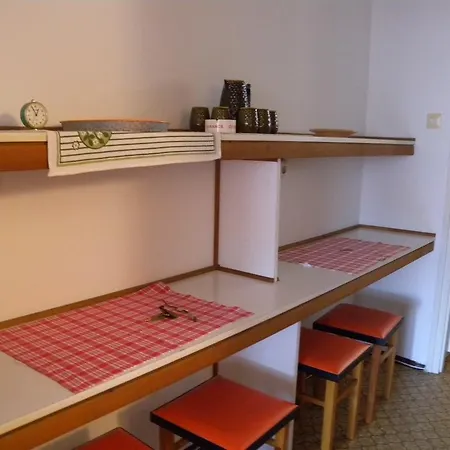 Apartment Keszthely 1 בית נופש *